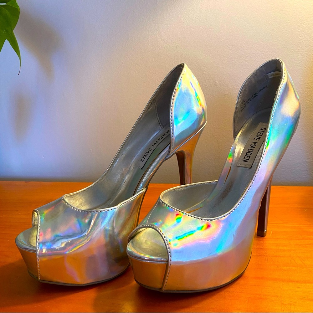 Steve Madden Size 7.5 💎🌈 Metallic Holographic stiletto heel. GREAT condition!